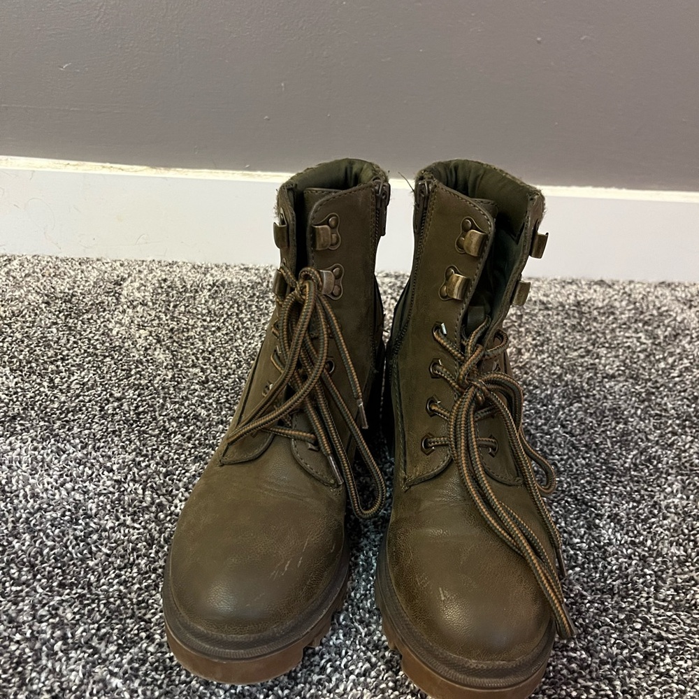 Target army green chunky heel boots size 7